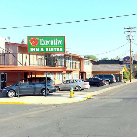 Executive Inn & Suites Лейквью Экстерьер фото
