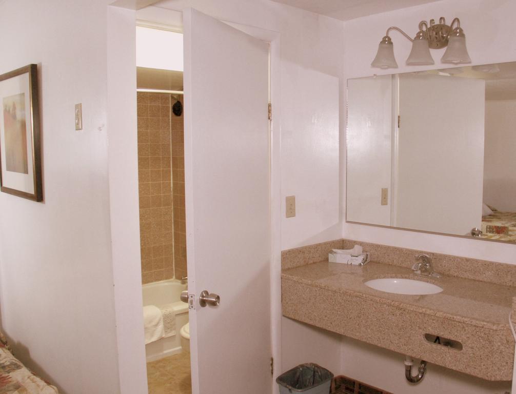 Executive Inn & Suites Лейквью Номер фото