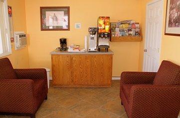 Executive Inn & Suites Лейквью Экстерьер фото
